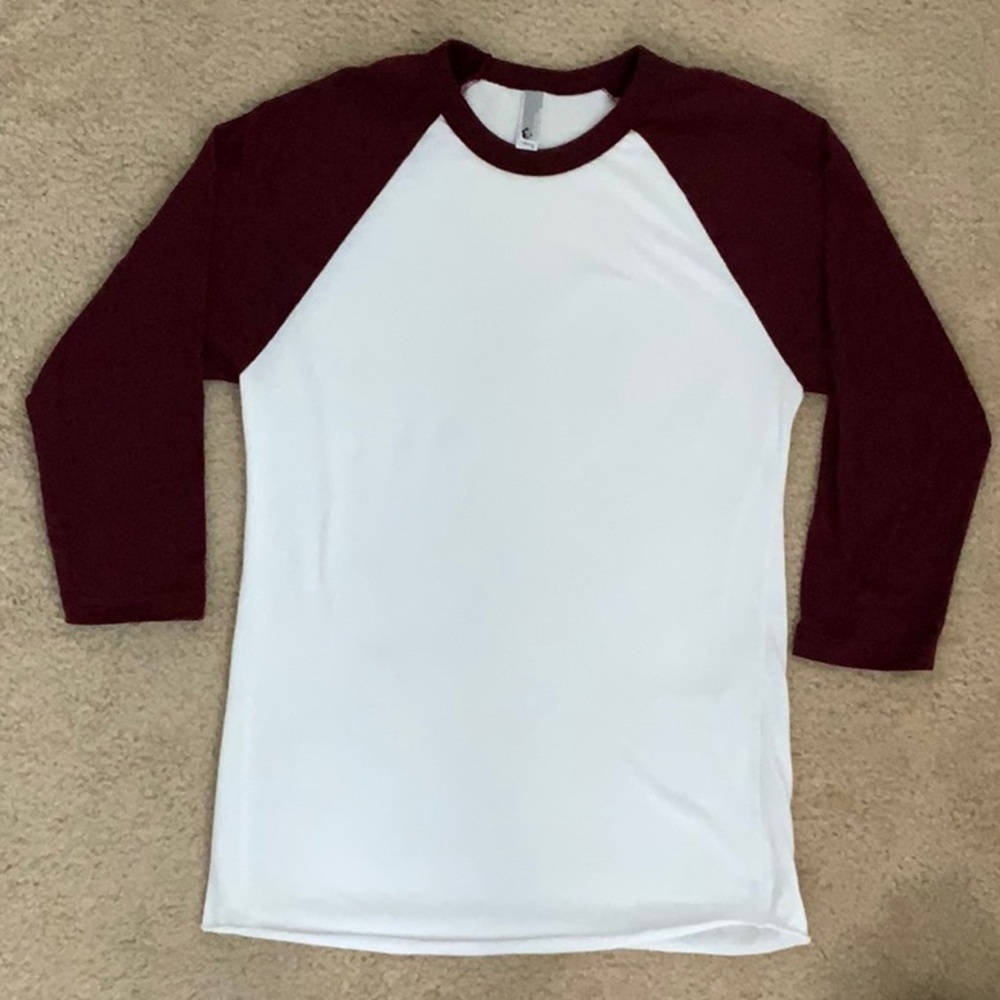 💛 Burgundy baseball tee